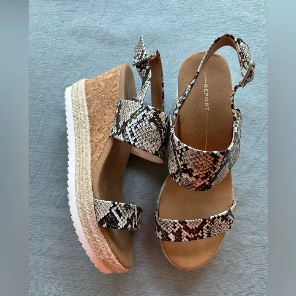 NEW Report Snakeskin Pattern Wedge Sandals Size 8 Comfortable